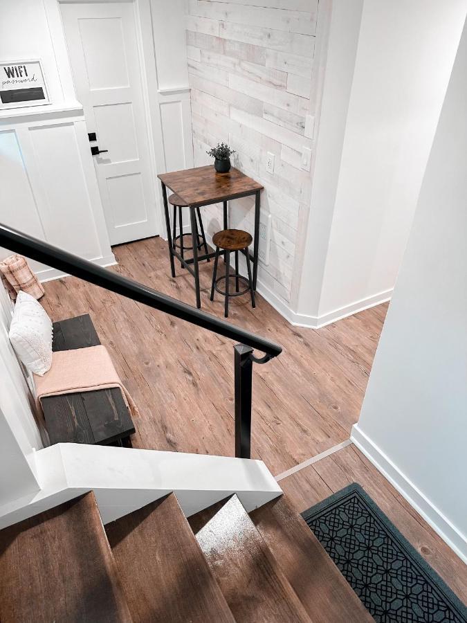 The Victoria Suite In Elora- King Bed Bagian luar foto